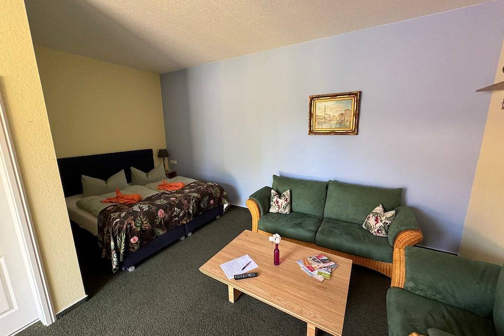 Double room 7 - Bed & Breakfast am Waldgürtel in Forst (Lausitz), Lusacia