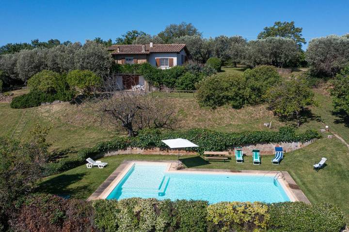 Appartamento per 11 persone, con Balcone e Terrazza nonché Giardino e Piscina a Manciano