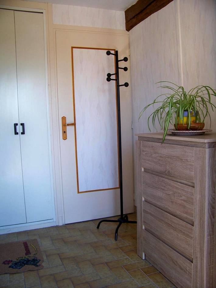 Location de vacances pour 7 personnes, avec vue et terrasse à Ambierle - 3