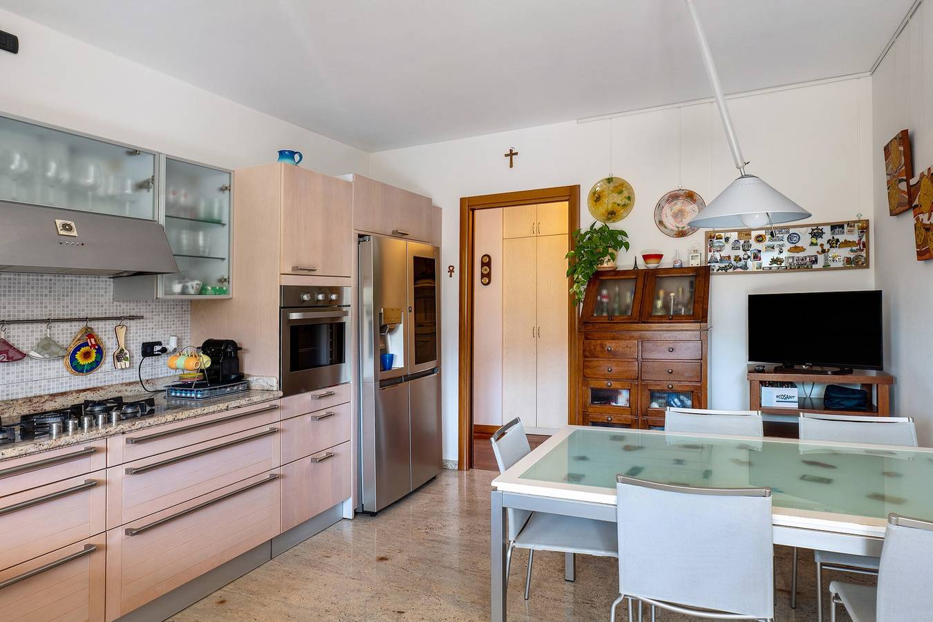 Homestay 'La Casa Di Gio - Tweepersoonskamer' met Gedeeld Zwembad, Wi-Fi en Airco, foto 11