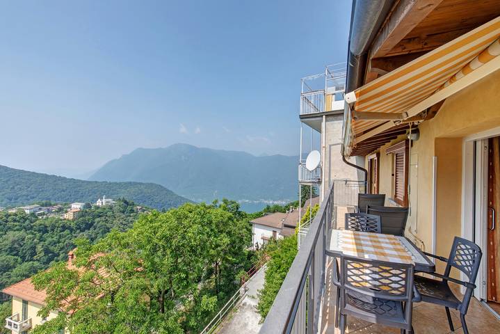 Hütte für 4 Personen, mit Seeblick und Balkon, mit Haustier am Comer See