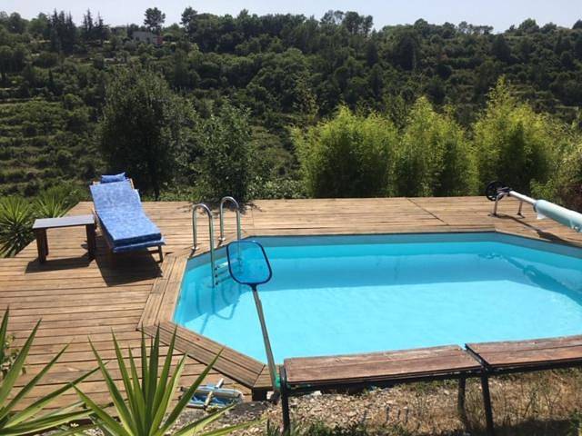 Ferienwohnung für 4 Personen, mit Terrasse und Pool sowie Ausblick und Garten - 1