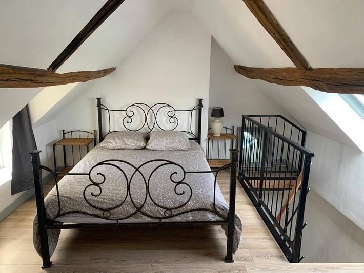 Gîte pour 5 personnes, avec jardin à Farges-en-Septaine