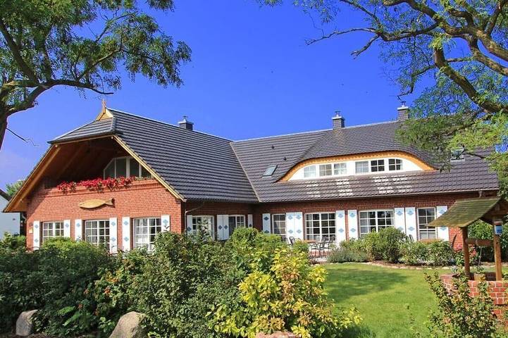 Ferienhaus für 3 Personen, mit Terrasse und Sauna in Middelhagen
