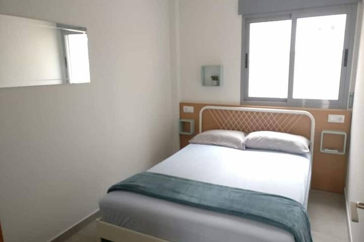 Casa con terraza y piscina, cerca de la playa y el puerto. in Puerto de Mazarrón, Mazarrón