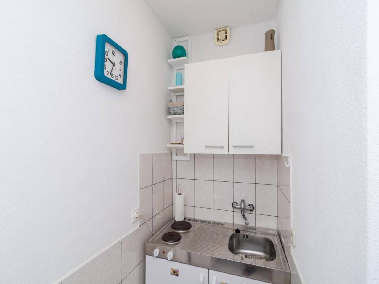 Cijeli apartman, Apartments Ammos - Studio Apartment with Shared Terrace and Sea View in Velika Saplunara, Saplunara
