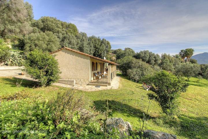 Gîte pour 4 personnes, avec Terrasse ainsi que Jardin et Vue