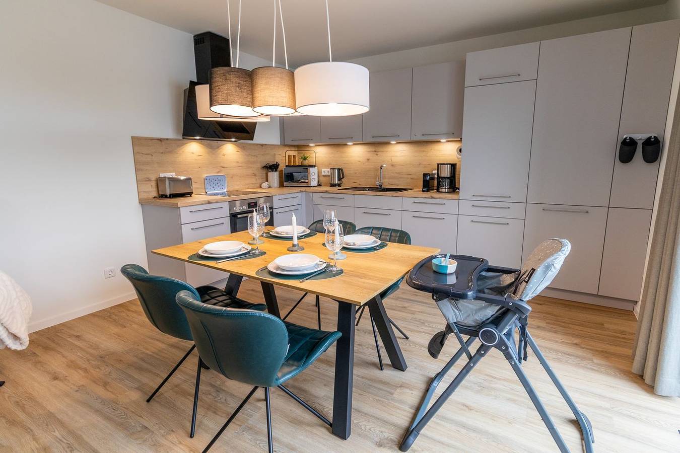 Ganze Wohnung, Penthouse Lotta – Blick ins Grüne. Stilvoll. Familienfreundlich. Ruhig. in Tossens, Butjadingen