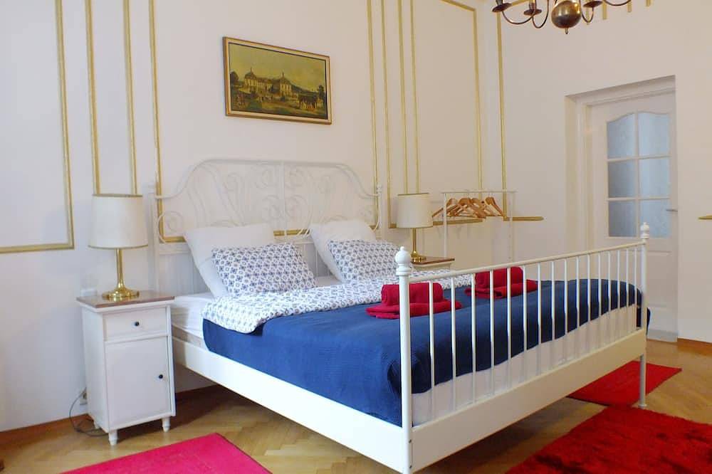 Ganze Wohnung, 120 Qm Stilvolle Wohnung mit Wunderschönen Terasse in Wien, Wienerwald