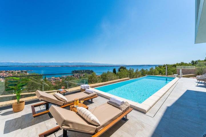 Villa pour 8 personnes, avec vue et piscine ainsi que sauna et jardin, animaux acceptés - 1