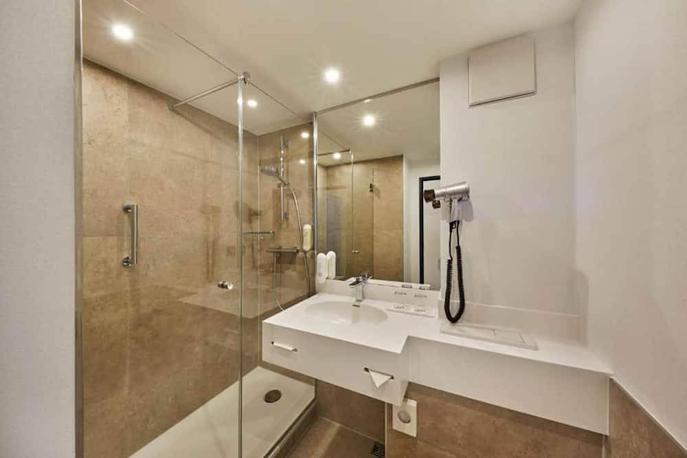 Ganze Wohnung, H+ Hotel Köln Brühl by Sunday Hotels Superior-Zimmer in Phantasialand, Brühl