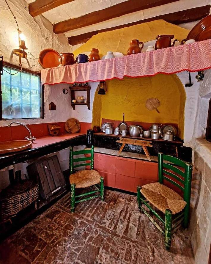 Hotel para 2 personas, con Jacuzzi y Terraza además de Jardín y Vistas en Comares - 4