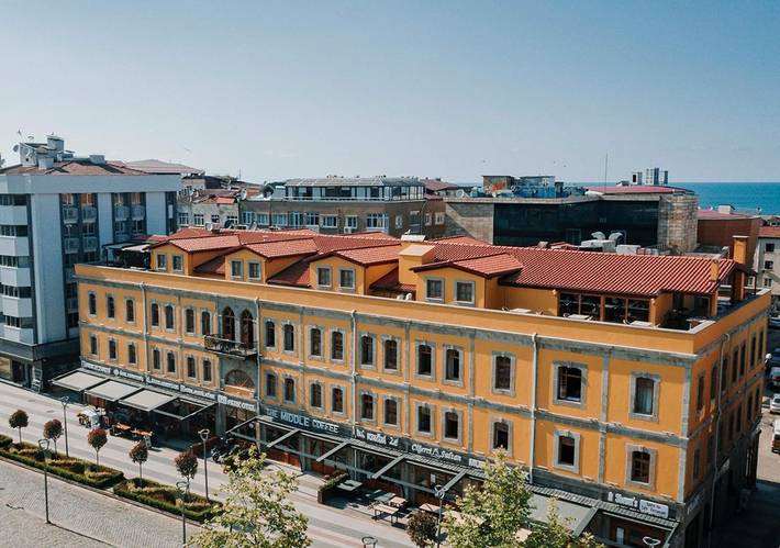 Hotel for 5 people, with view and terrace - 1