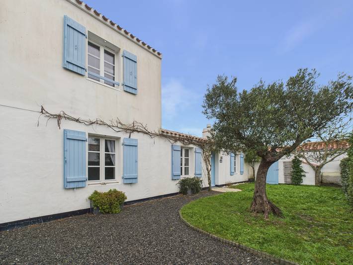 Location de vacances pour 8 personnes, avec terrasse et jardin dans Plage De La Bosse L Epine