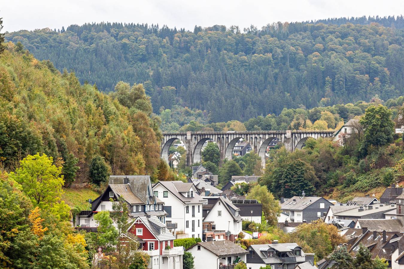 Ganze Wohnung, Ferienwohnung 'Gästehaus Centrum 2 Typ 08' mit Bergblick, Balkon und Wi-Fi in Willingen, die Mittelgebirge