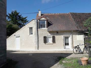 Gîte pour 5 personnes, avec terrasse et vue à Cellettes