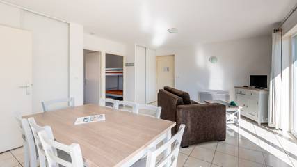Location De Vacances pour 8 Personnes dans Parentis-en-Born, Côte d’Argent, Photo 4