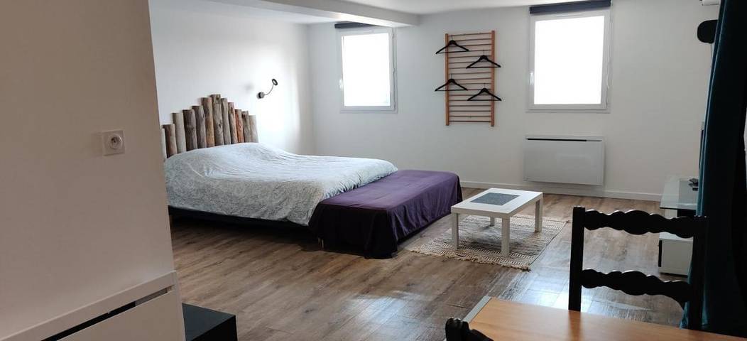 Gîte pour 2 personnes, avec jardin ainsi que terrasse et vue, animaux acceptés à Saint-Péray
