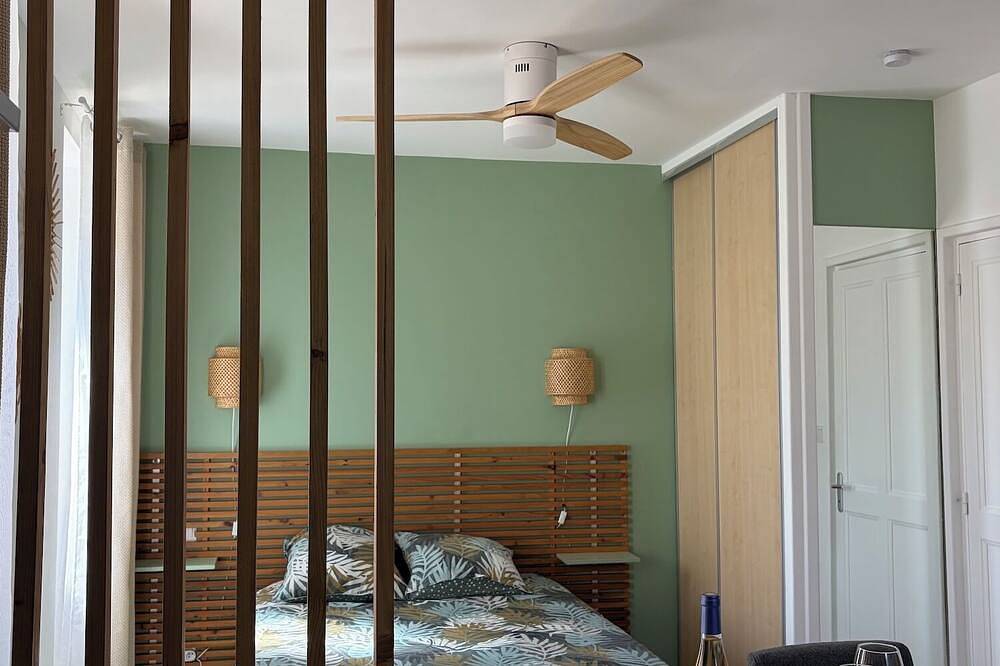 Appartement entier, 🌿 La source, gîte 30 m2, centre village , dans maison rénovée avec 4 gîtes in Vallon-Pont-d'Arc, Gorges de l’Ardèche