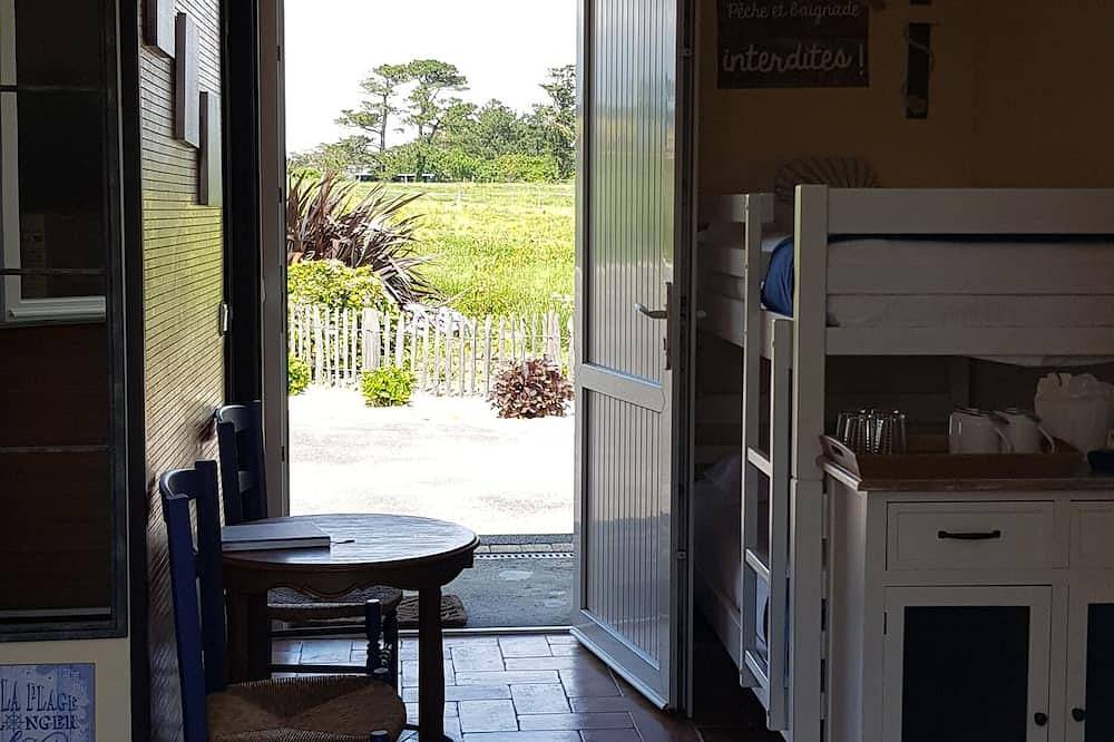 Gite for 19 people, 200 m from the sea on the in Roscanvel, Iroise