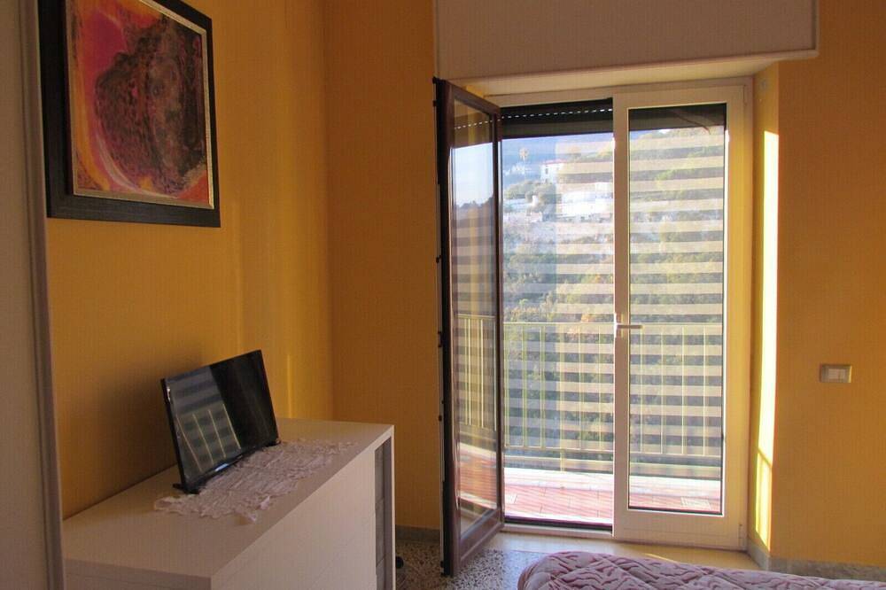 Entire apartment, Wonderful flat with terrace overlooking the sea in the Amalfi Coast in Vietri sul Mare, Amalfi Coast