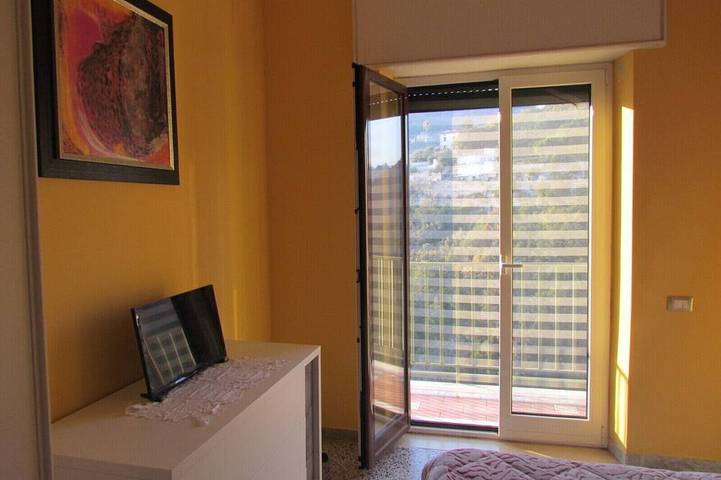 Entire apartment, Wonderful flat with terrace overlooking the sea in the Amalfi Coast in Spiaggia della Crestarella, Vietri sul Mare