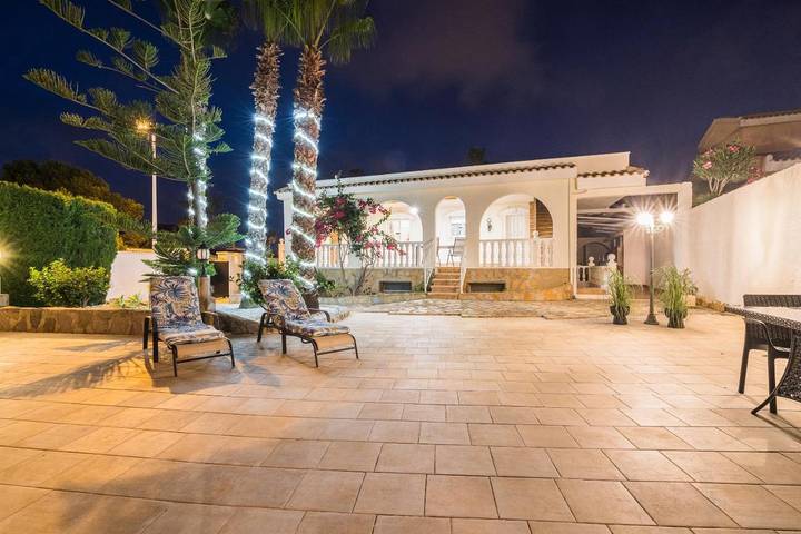 Casa rural para 8 personas, con vistas además de jardín y piscina en Santa Pola - 3