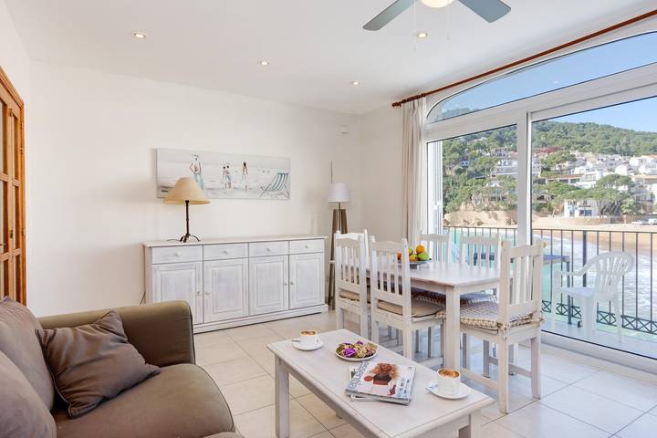 Ganze Wohnung, Aigua Dolça 1 - Ferienwohnung am Strand - Tamariu-Costa Brava in Platja de Tamariu (Palafrugell), Tamariu