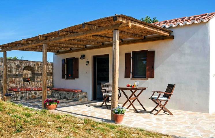Gîte pour 2 personnes, avec jardin ainsi que terrasse et vue dans Cythère - 4