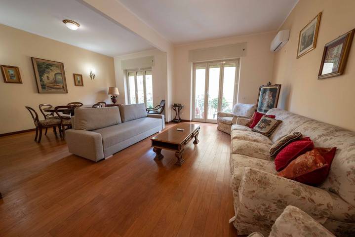 Ferienwohnung für 8 Personen, mit Balkon/Terrasse - 1