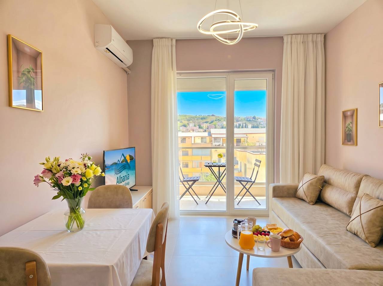 Ganze Wohnung, Ferienwohnung für 4 Personen mit Balkon in Golem, Albanien