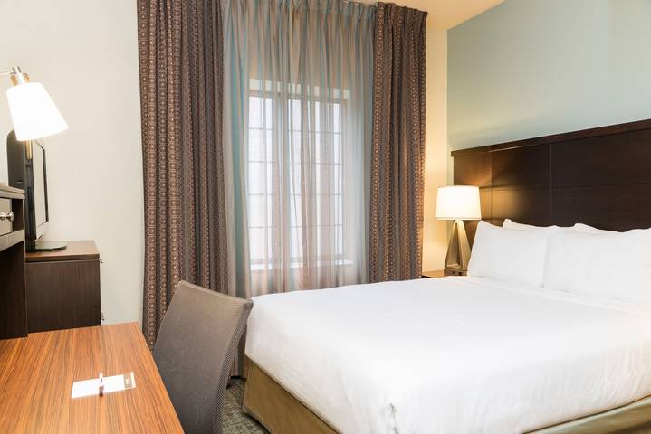 Staybridge Suites Chicago-Oakbrook Terrace in Condado de DuPage