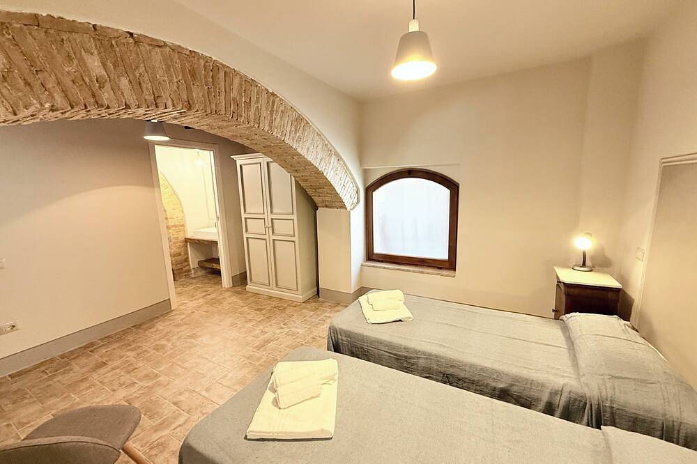 Exclusive Pool-Open All Year/Spoleto Biofarm-Sleeps 8/Walk To Shops, Bar Etc in Spoleto, Provincia de Perugia