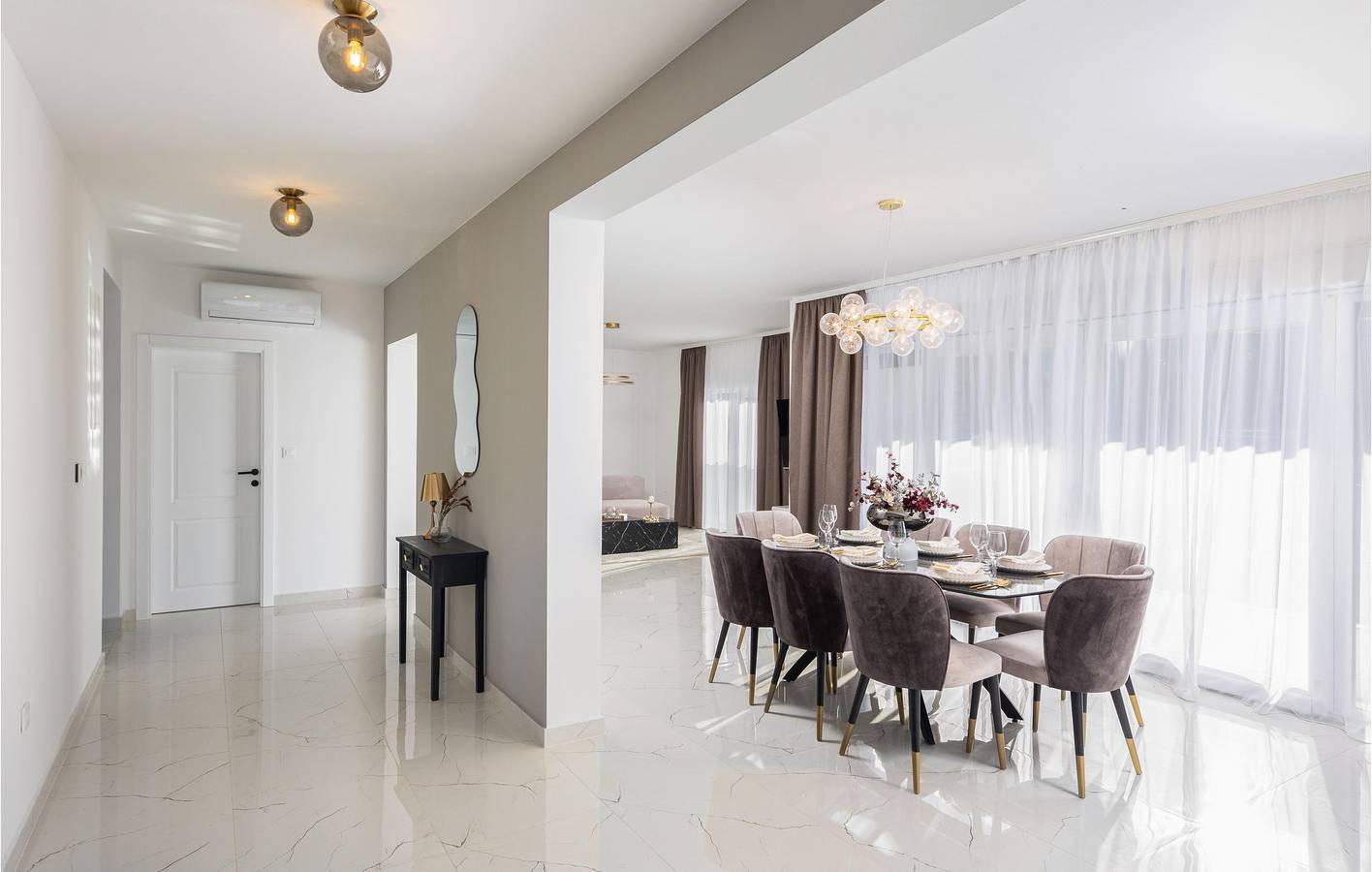 Gemütliche Ferienwohnung mit Pool, Terrasse und WLAN in der Nähe von Trilj und Stari Grab in Dalmatinisches Zagora