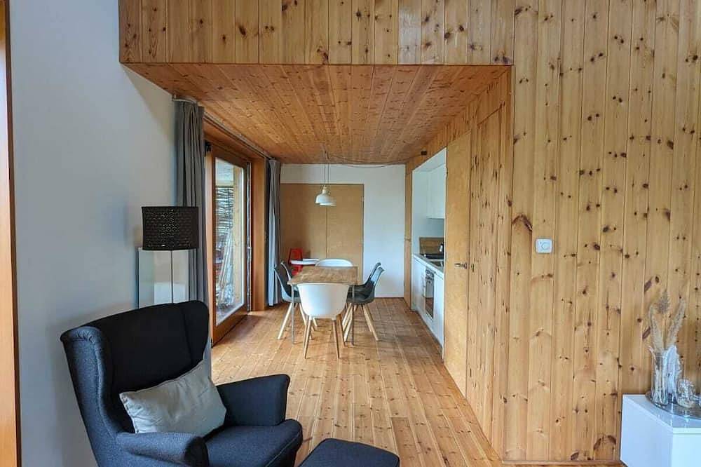 Modernes Holzhaus am Bodden mit zwei kombinierbaren Wohnungen in Loissin, Vorpommern