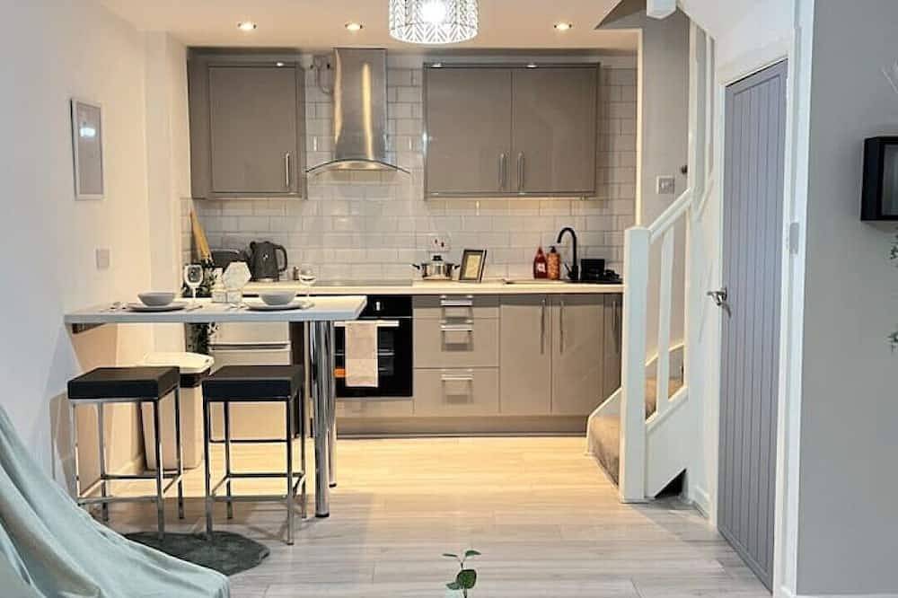 Entire apartment, Cozy Modern Duplex Apartment Greater Manchester in Stockport, Greater Manchester