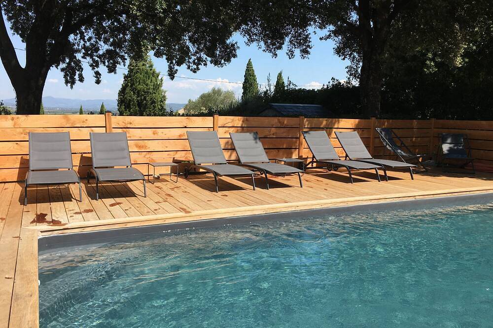 \" Cocon\" de verdure avec piscine en Drôme Provençale in Rochegude, Région de nyons