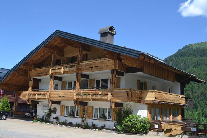 Ferienwohnung für 6 Personen, mit Balkon und Sauna im Kleinwalsertal