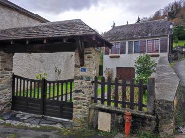 Gîte pour 4 personnes, avec terrasse et vue à Bielle (Pyrénées-Atlantiques)