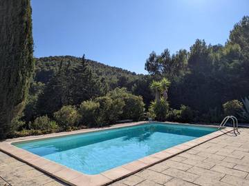 Maison d’hôte pour 10 personnes, avec jardin ainsi que terrasse et piscine à Le Beausset