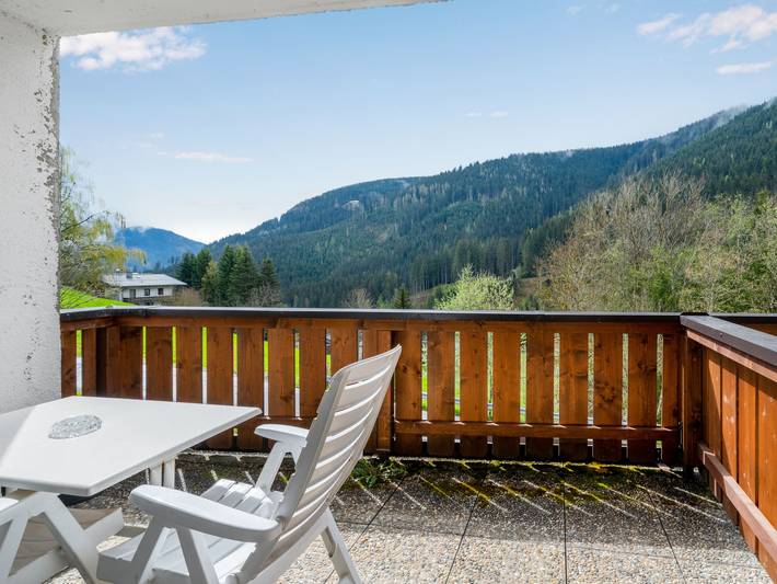 Ferienwohnung für 3 Personen, mit Balkon und Terrasse sowie Ausblick in Zell am See - 2
