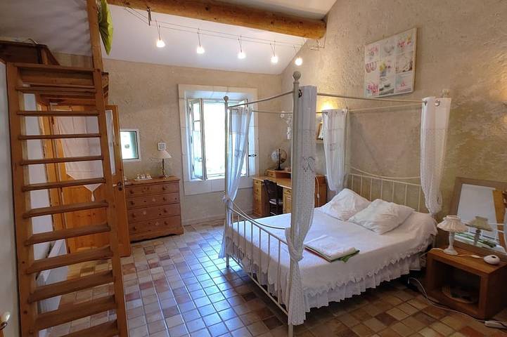 Gîte pour 6 personnes, avec Terrasse et Jardin à Fontvieille - 3