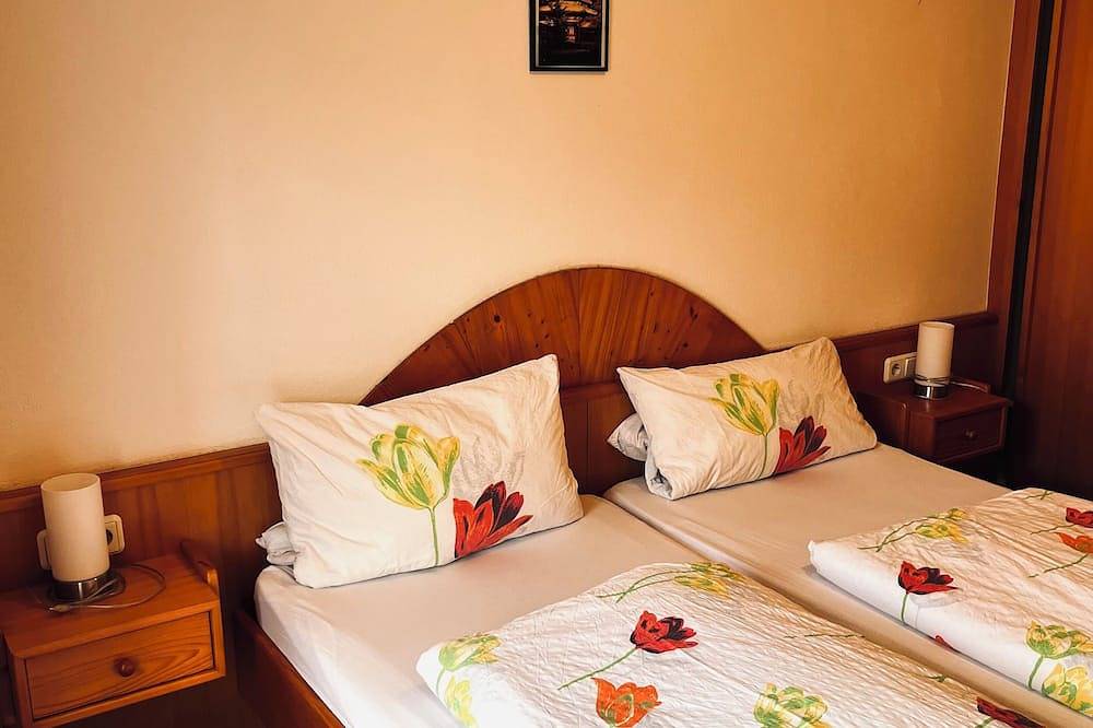 Apartamento entero, Ferienwohnung -4- , Balkon, Küche, 2 Schlaf- und 1 Wohn-/schlafzimmer, max 4 Pers. Wlan in Ruhpolding, Alpes Bávaros