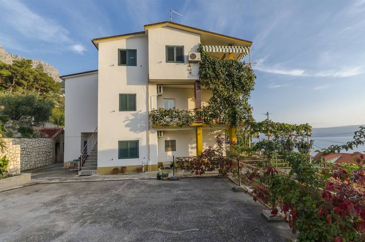 Ferienwohnung für 6 Personen, mit Terrasse und Garten