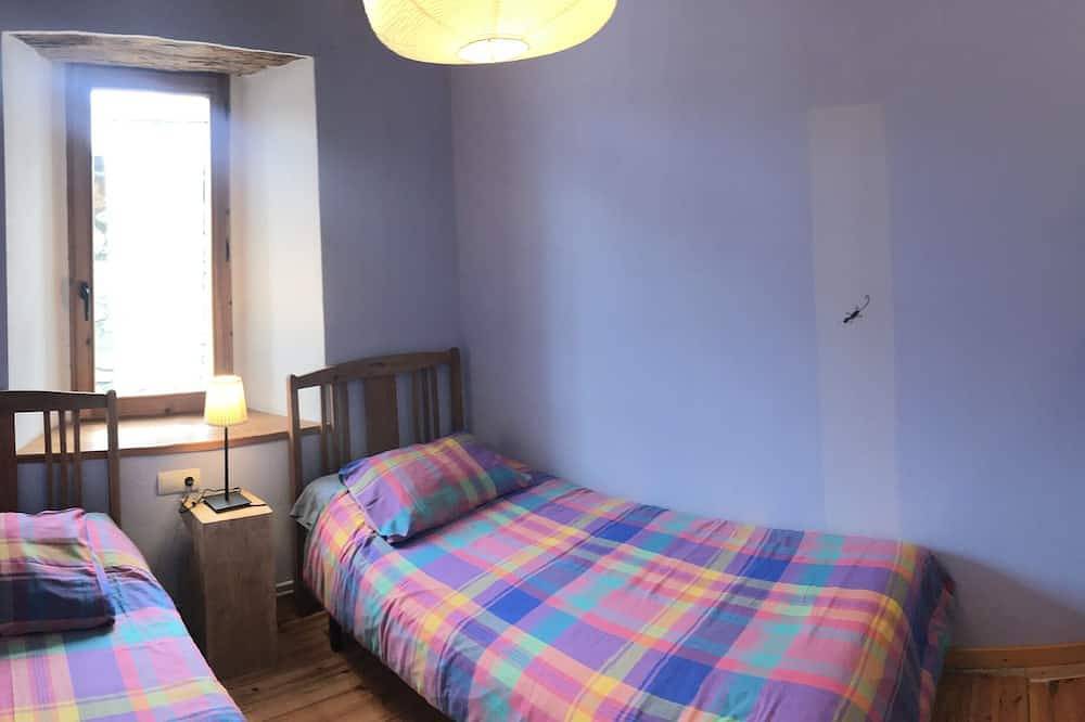 Entire apartment, Señorial House S. Xvi: High-House Mingot (4 seats) in Cerler, Benasque