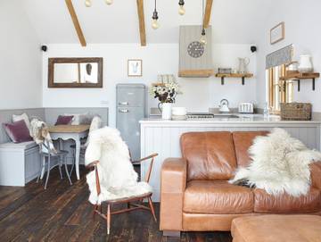 Chalet for 2 People in Brighstone, South East England, Photo 2