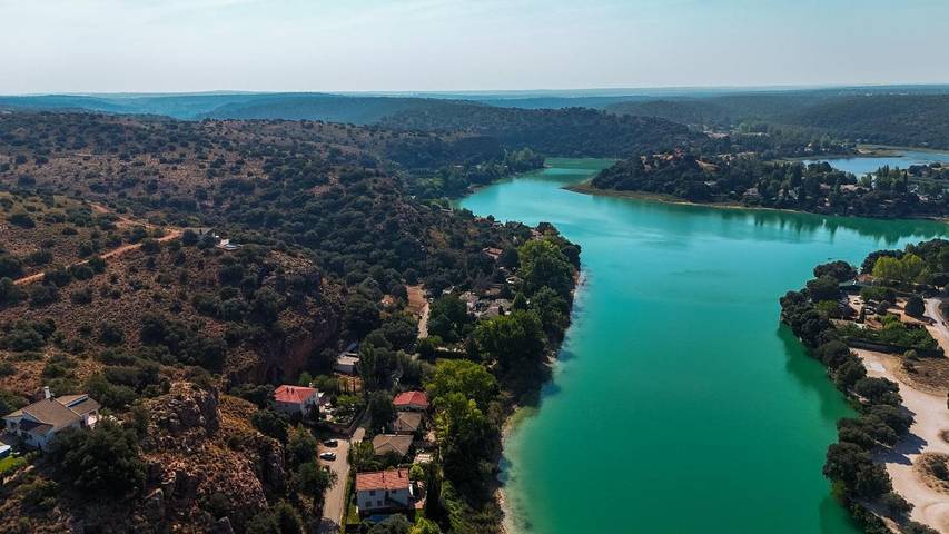 Casa de vacaciones para 7 personas, con vistas al lago además de jardín y vistas en Parque natural de las Lagunas de Ruidera - 2