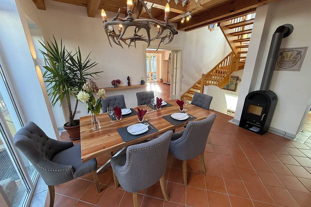 Ganze Wohnung, Ferienhaus für max. 5 Personen, 150 qm mit Garten und Terrasse in Traunstein, Chiemsee