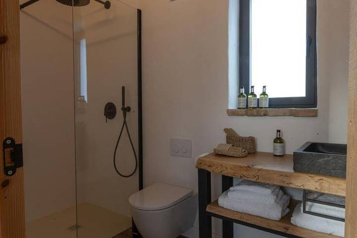 Casa rural para 2 personas, con Balcón y Terraza además de Jacuzzi y Jardín en Riudellots de la Selva - 4