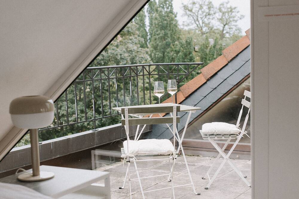 Ganze Wohnung, Appartement Residenz Panorama - Einzigartiges Loft mit 2 Balkonen in Würzburg, Fränkisches Weinland